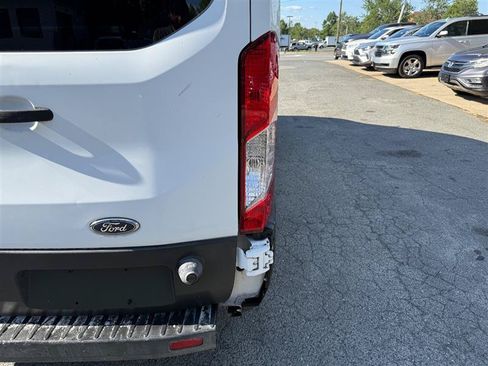 Used 2018 Ford Transit 250 148 Medium Roof RWD image 17