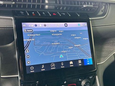 Certified 2025 Jeep Grand Cherokee Limited w/ Black Appearance Package AWD/4WD image 17