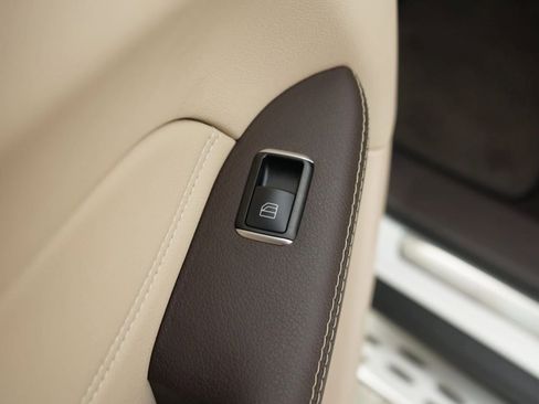 Used 2019 Mercedes-Benz GLE 400 4MATIC image 35