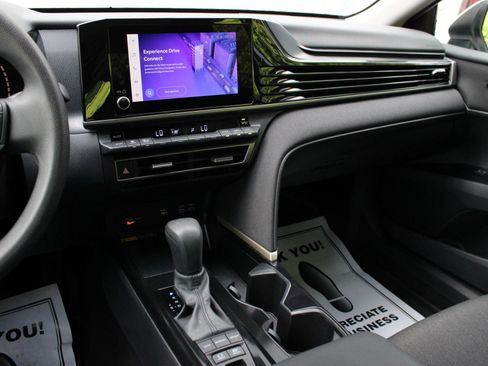 Used 2025 Toyota Camry LE FWD image 37
