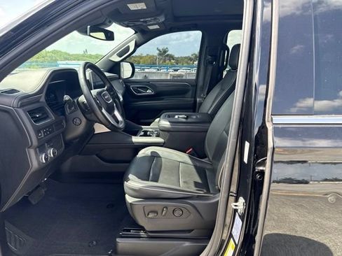 Used 2023 GMC Yukon XL SLT w/ SLT Luxury Package RWD image 2