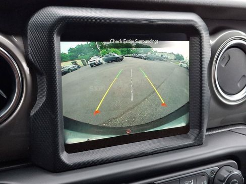 Used 2021 Jeep Wrangler Unlimited Sahara AWD/4WD image 20