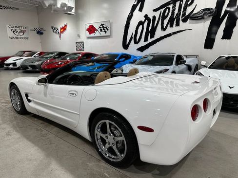 Used 2004 Chevrolet Corvette Convertible w/ Preferred Equipment Group RWD image 4