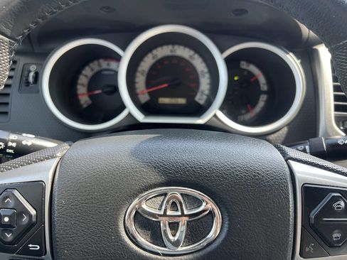 Used 2015 Toyota Tacoma PreRunner w/ TRD Sport Package RWD image 11