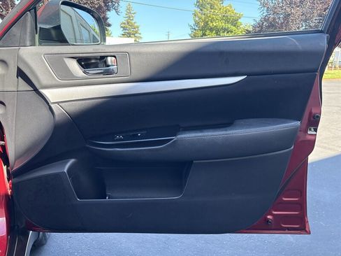Used 2013 Subaru Outback 2.5i Premium AWD/4WD image 41