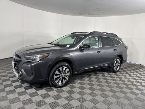 Used 2025 Subaru Outback Limited image 10