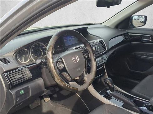 Used 2017 Honda Accord LX image 7