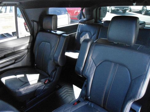 Used 2022 Ford Expedition Max Platinum image 14
