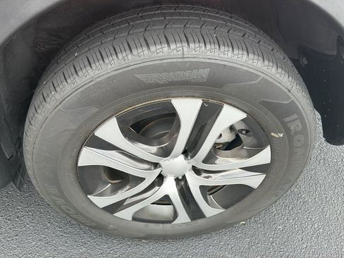 Used 2015 Toyota RAV4 LE FWD image 16
