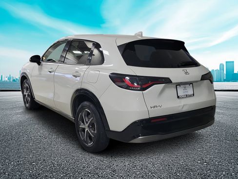 Certified 2024 Honda HR-V EX-L image 3