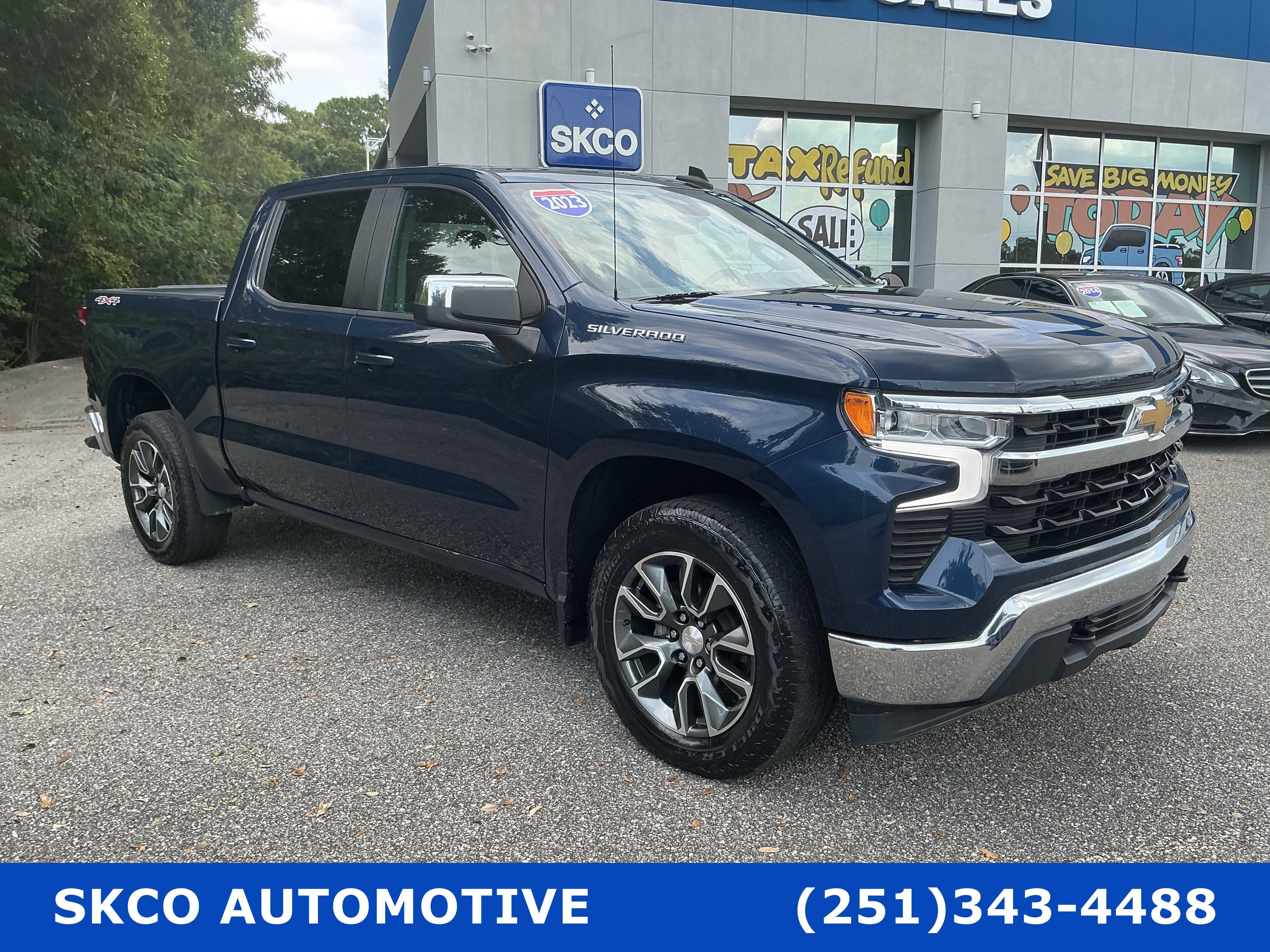 Used 2023 Chevrolet Silverado 1500 LT AWD/4WD image 7