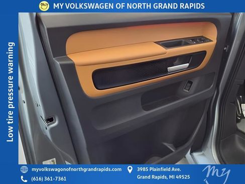 New 2025 Volkswagen ID. Buzz Pro S image 7