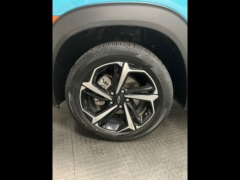 Used 2022 Chevrolet TrailBlazer RS w/ Sun and Liftgate Package AWD/4WD image 38