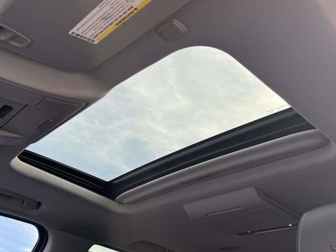 Used 2015 GMC Yukon XL Denali w/ Premium Package image 14