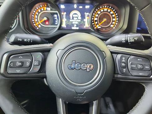 Used 2026 Jeep Gladiator Rubicon AWD/4WD image 14