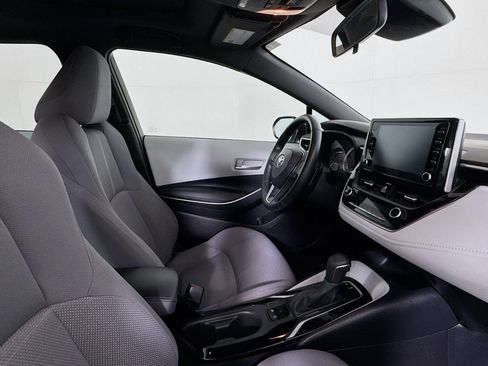 Used 2020 Toyota Corolla SE w/ SE Premium Package FWD image 27