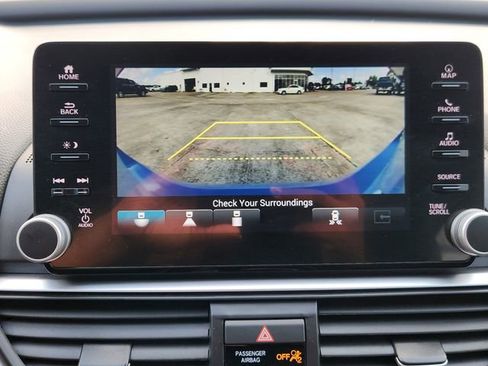 Used 2021 Honda Accord Touring image 16