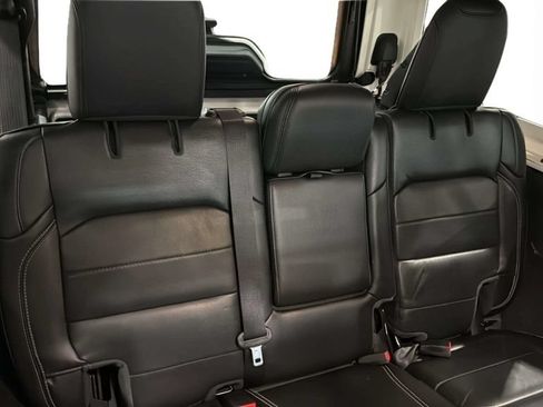 Used 2021 Jeep Wrangler Unlimited Sahara w/ Uconnect 4C Nav & Sound Group AWD/4WD image 12