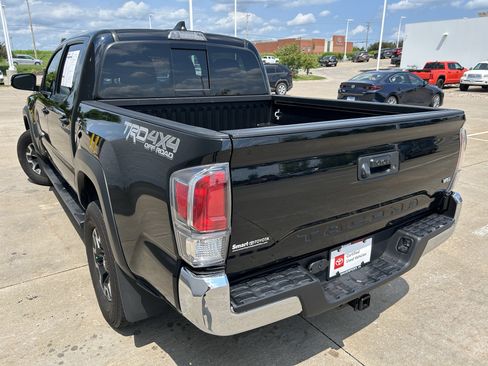 Used 2020 Toyota Tacoma TRD Off-Road AWD/4WD image 4
