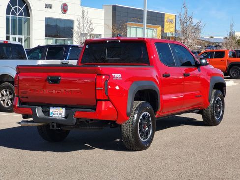 Used 2025 Toyota Tacoma TRD Off-Road w/ TRD Off Road Upgrade Package image 5