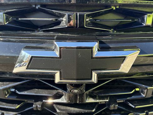 Used 2024 Chevrolet Traverse RS image 32