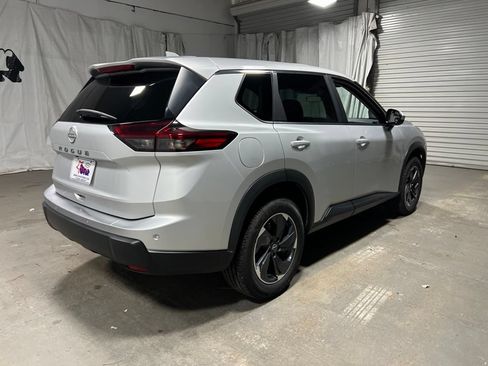Used 2025 Nissan Rogue SV FWD image 7