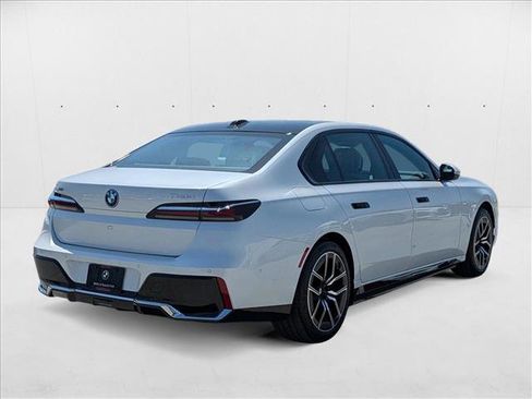 New 2025 BMW 750e xDrive 750e xDrive image 2