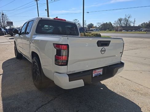 Used 2022 Nissan Frontier SV image 19