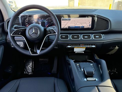 New 2026 Mercedes-Benz GLS 450 4MATIC image 27