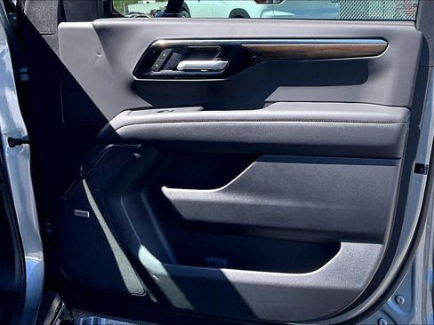 New 2026 Chevrolet Suburban High Country AWD/4WD image 24