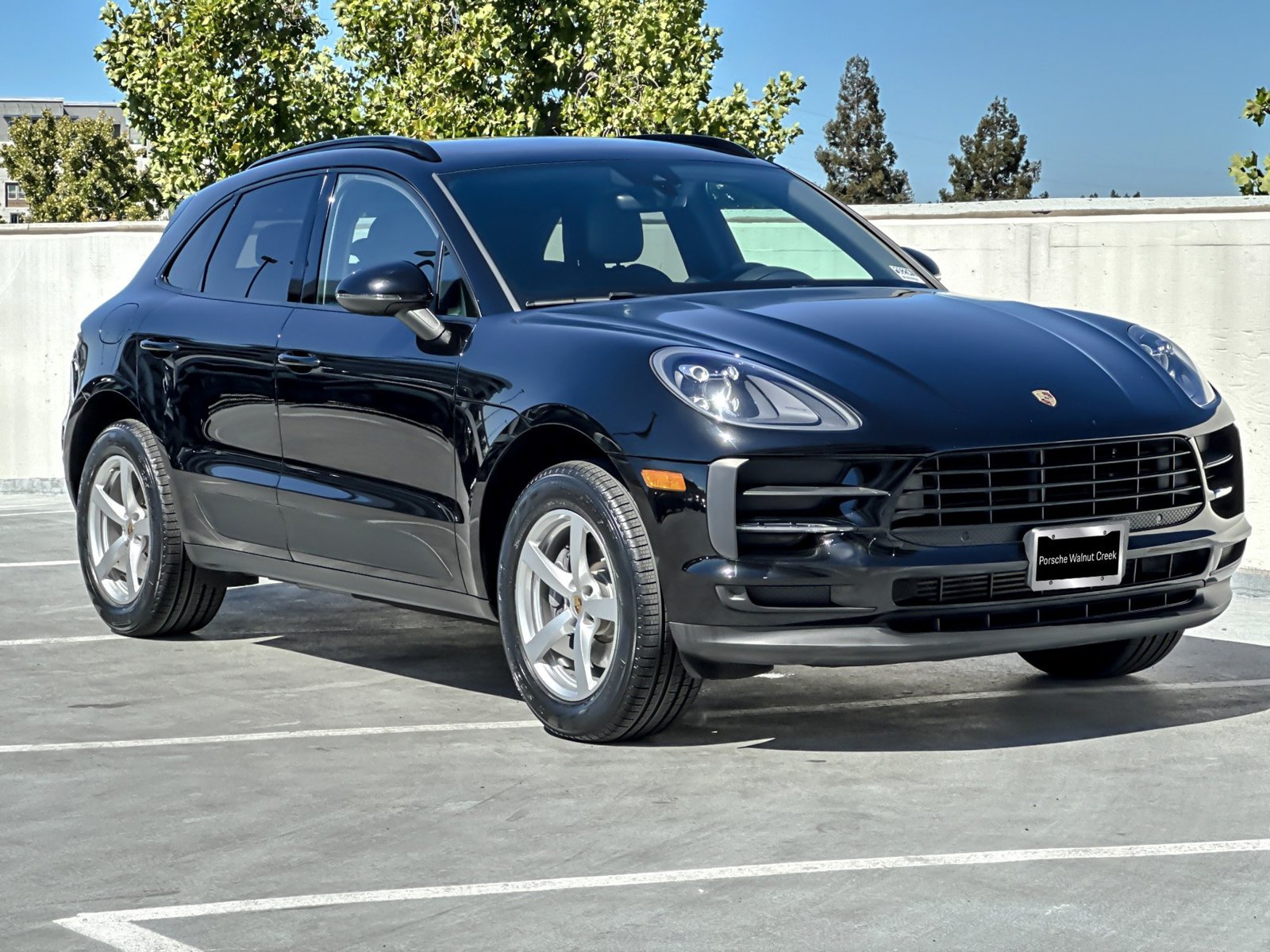 Certified 2020 Porsche Macan AWD/4WD image 11