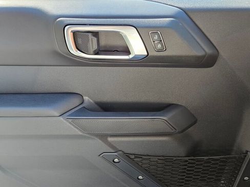 New 2025 Ford Bronco Outer Banks w/ Sasquatch Package AWD/4WD image 35