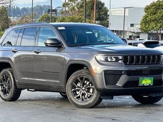 New 2026 Jeep Grand Cherokee Laredo video 2