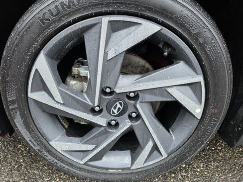 Used 2025 Hyundai Elantra Sport image 3