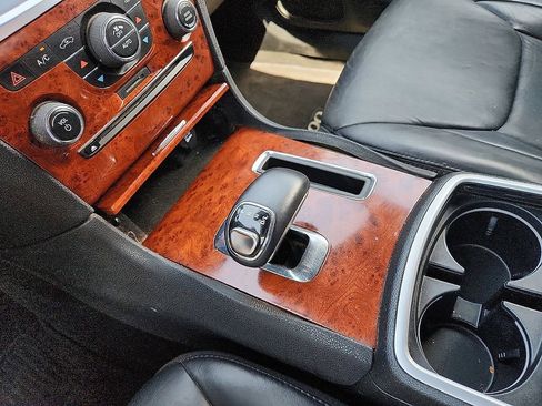 Used 2014 Chrysler 300 w/ Driver Convenience Group image 20