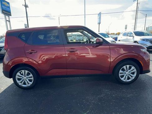 Used 2020 Kia Soul LX image 9