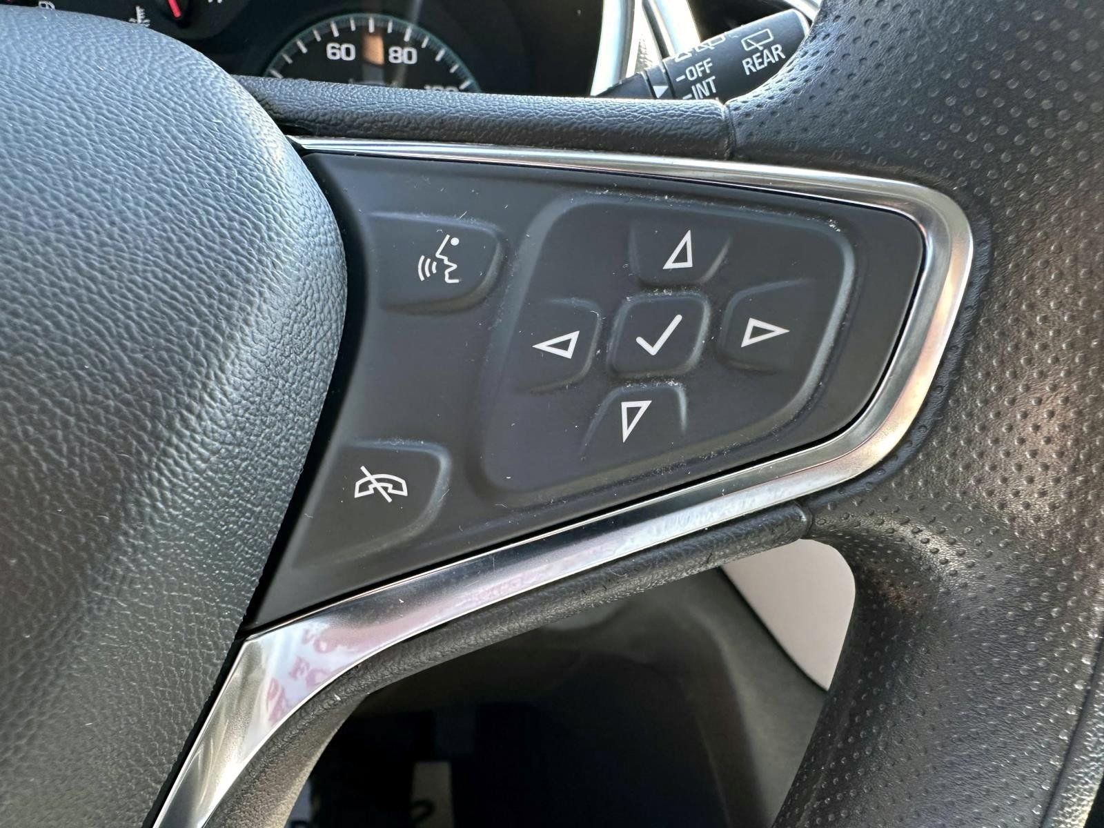 Used 2024 Chevrolet Equinox LS w/ Driver Confidence II Package AWD/4WD image 17