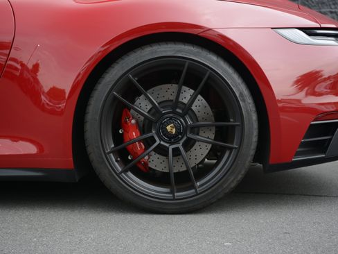 Certified 2024 Porsche 911 Targa 4 GTS AWD/4WD image 32