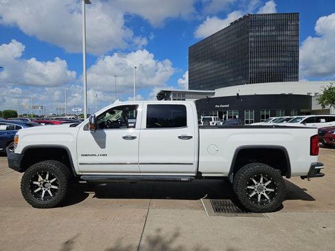 Used 2016 GMC Sierra 2500 Denali w/ Duramax Plus Package AWD/4WD image 8