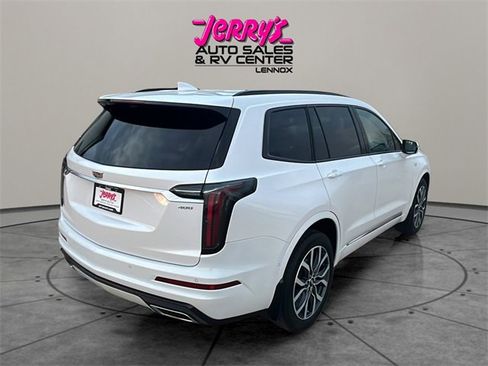 Used 2024 Cadillac XT6 Sport w/ Technology Package image 15
