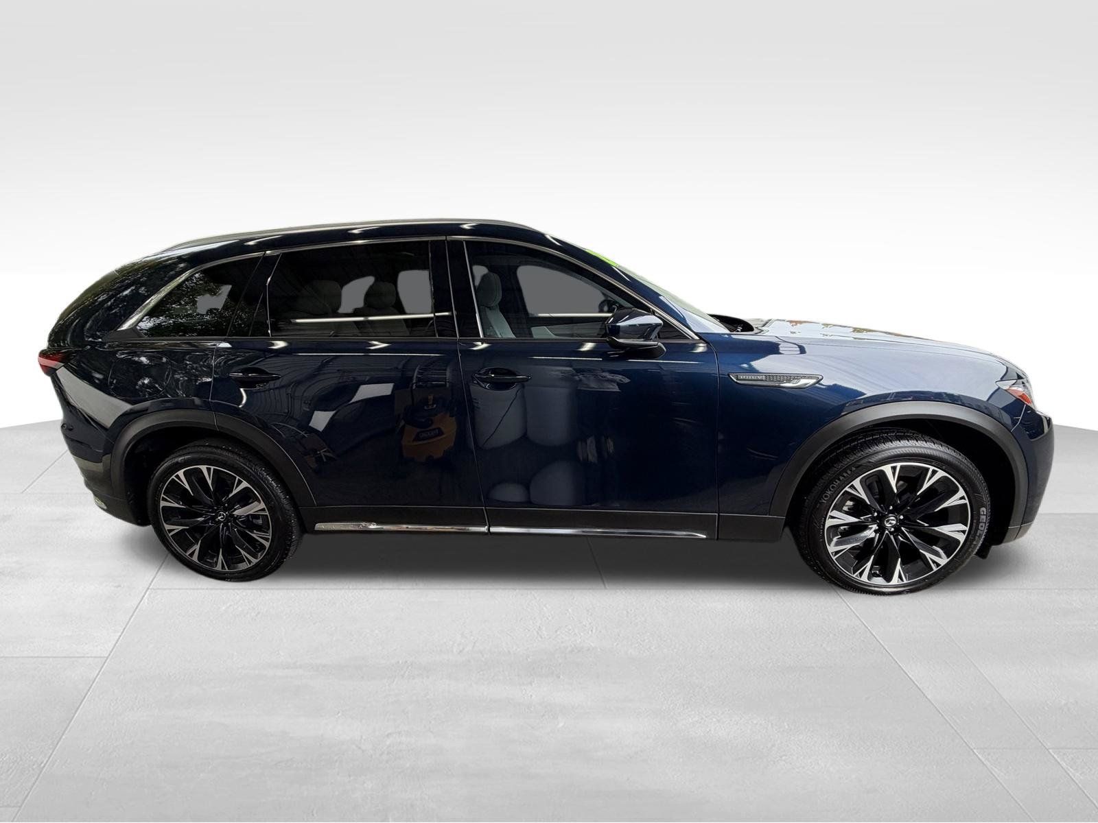 Used 2024 MAZDA CX-90 Plug-In Hybrid w/ Premium Plus AWD/4WD image 4