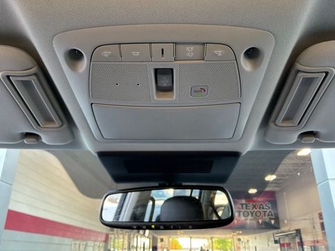 Used 2024 Nissan Armada SL RWD image 17