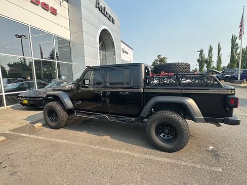 Used 2023 Jeep Gladiator Sport w/ Trailer Tow Package AWD/4WD image 8