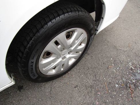 Used 2019 Dodge Grand Caravan SE w/ UConnect Hands-Free Group image 32