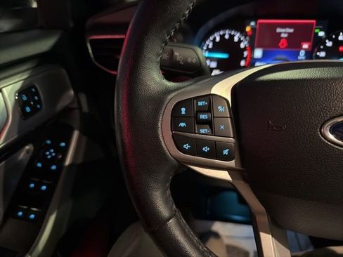 Used 2022 Ford Explorer Limited w/ Limited Technology Package image 48