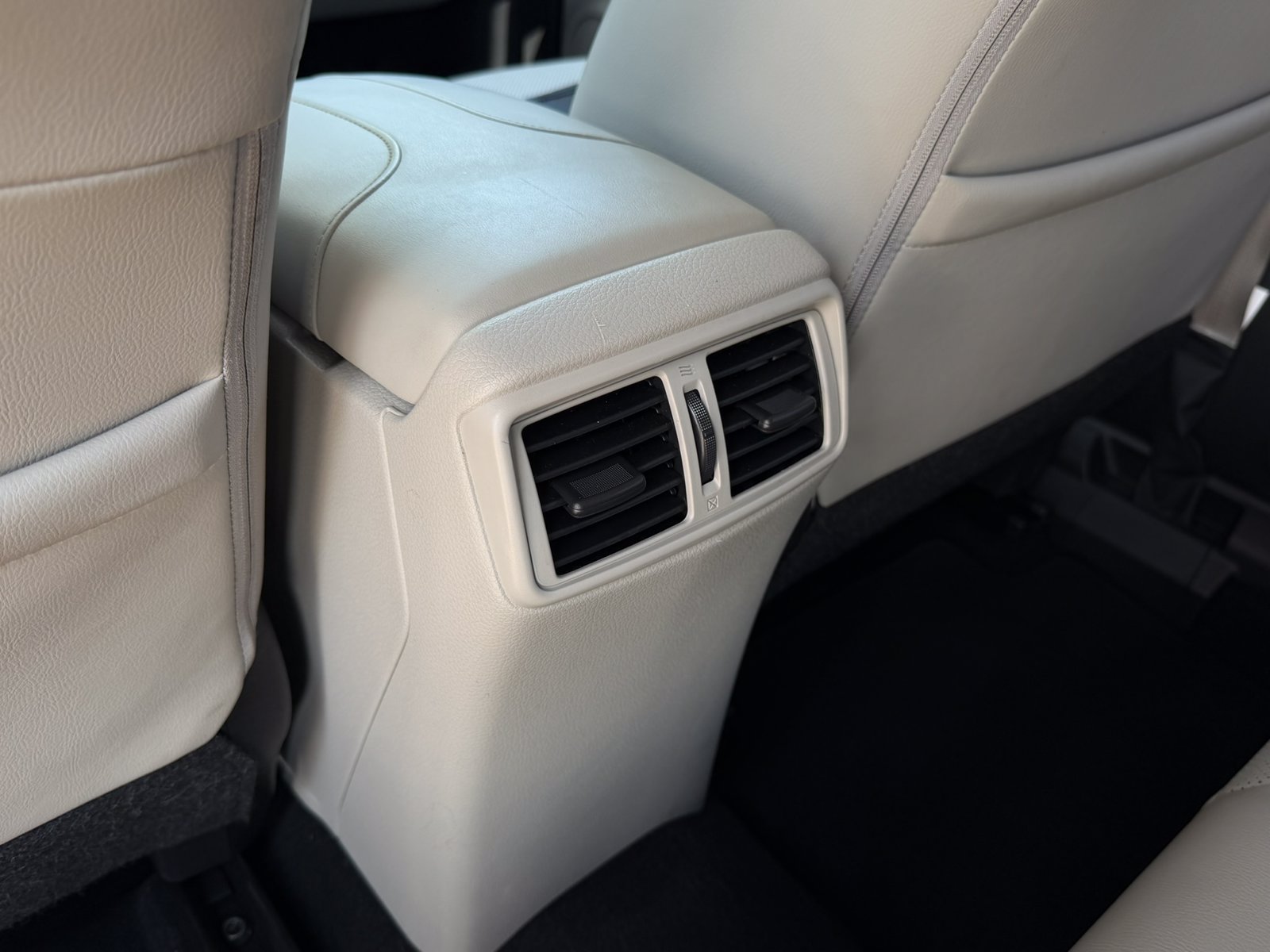 Used 2022 Nissan Rogue Sport SL w/ Premium Package FWD image 29