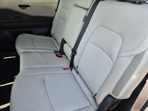 New 2026 Nissan Pathfinder SL AWD/4WD image 9