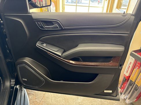 Used 2019 GMC Yukon XL SLE image 14