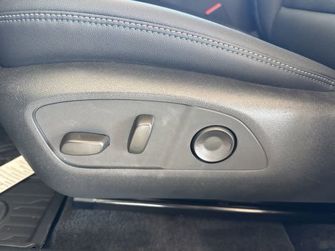 New 2026 Chevrolet Equinox EV LT image 18