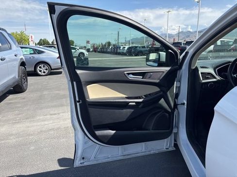 Used 2020 Ford Edge SEL AWD/4WD image 9